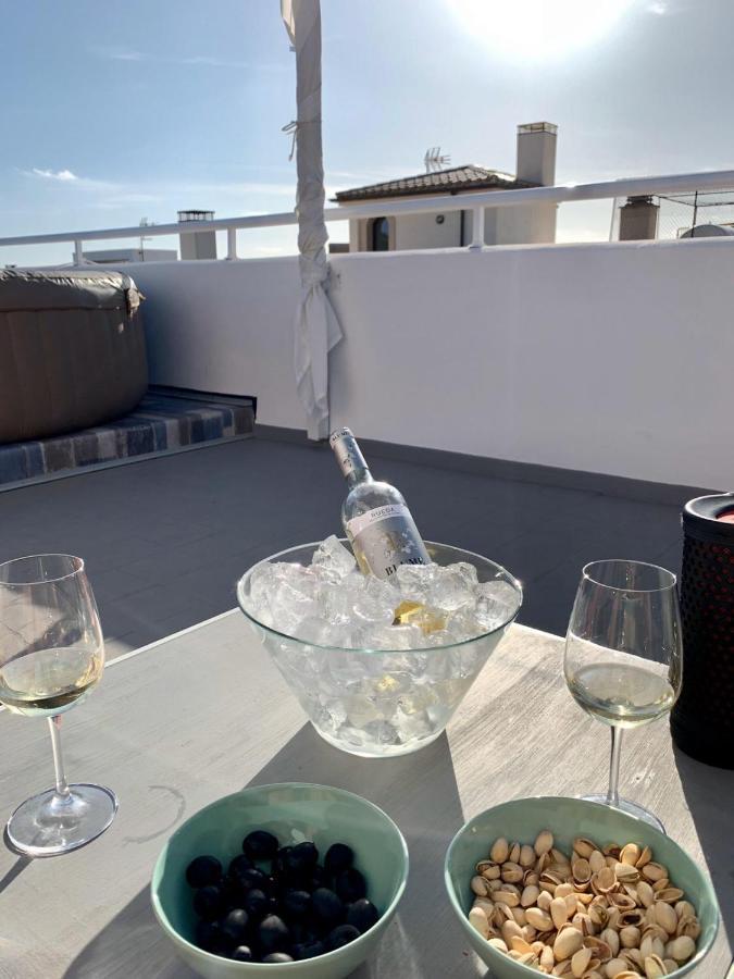 Sonne&Meerblick aus 40 Grad heißem Whirlpool genießen - Zentral am Hafen und dennoch ruhig Cala Ratjada  Exterior foto